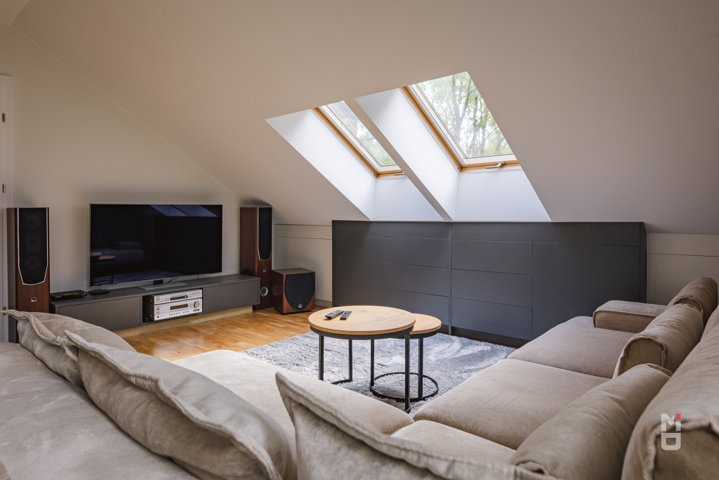 Meble do zabudowy – czym różnią się od wolnostojących i kiedy warto je wybrać?