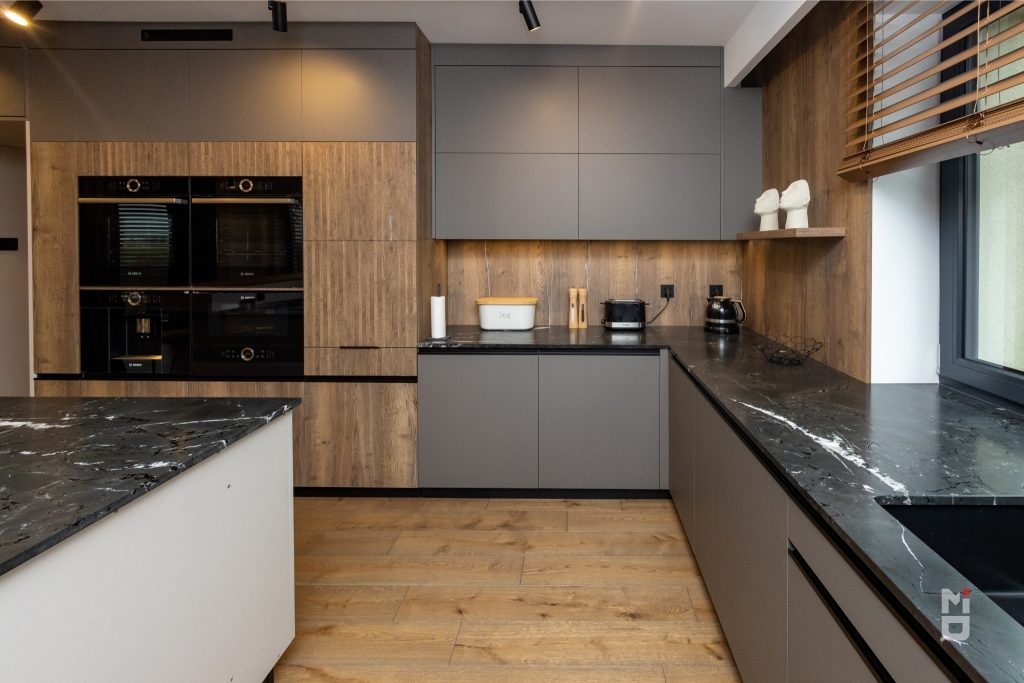 Meble na wymiar vs. gotowe – co się bardziej opłaca i dlaczego?