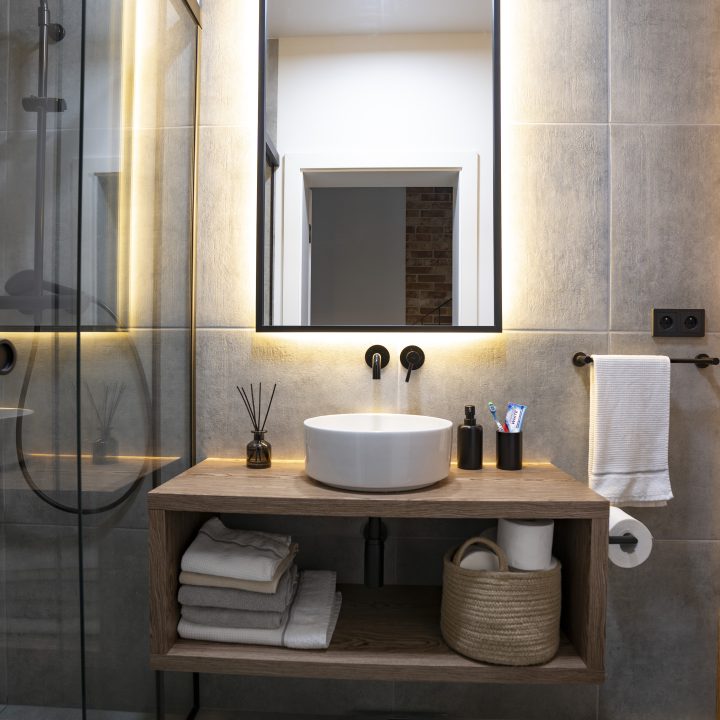 Dom w Józefowie - Kuchnia, łazienki, wiatrołap, sypialnia, szafy i meble fornirowane - meble na wymiar MiD Meble