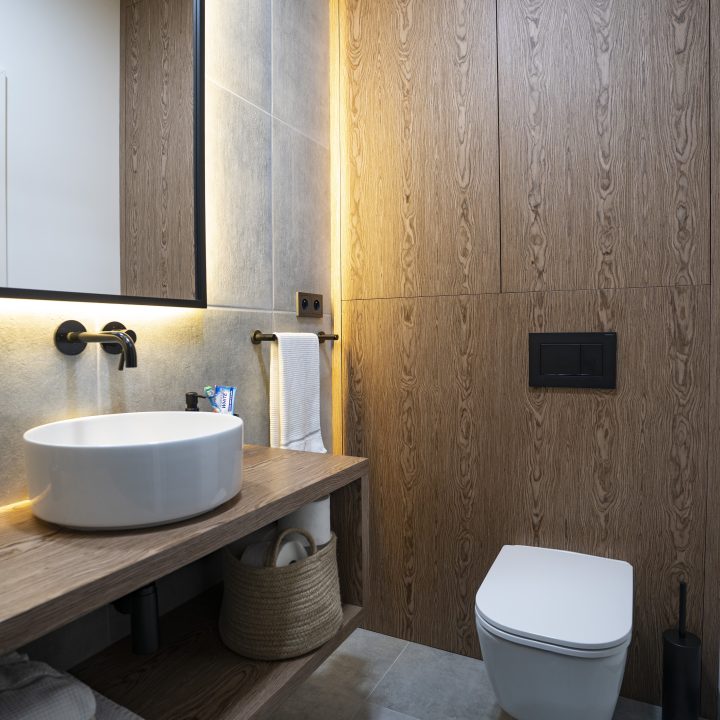 Dom w Józefowie - Kuchnia, łazienki, wiatrołap, sypialnia, szafy i meble fornirowane - meble na wymiar MiD Meble