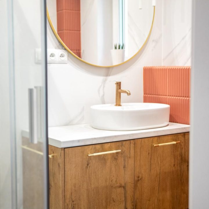 Meble na wymiar w domu w Kazimierzu – kuchnia, łazienki i zabudowa pod schodami | MiD Meble