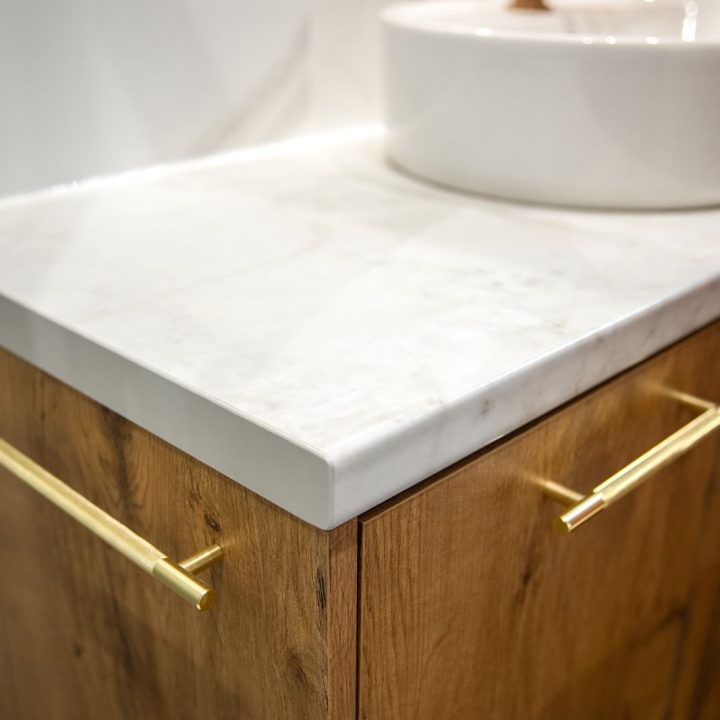 Meble na wymiar w domu w Kazimierzu – kuchnia, łazienki i zabudowa pod schodami | MiD Meble