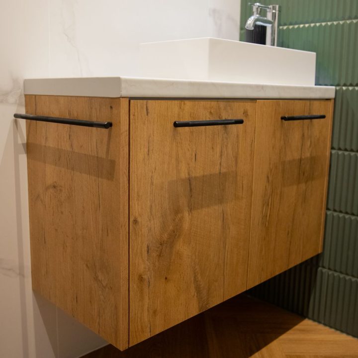 Meble na wymiar w domu w Kazimierzu – kuchnia, łazienki i zabudowa pod schodami | MiD Meble