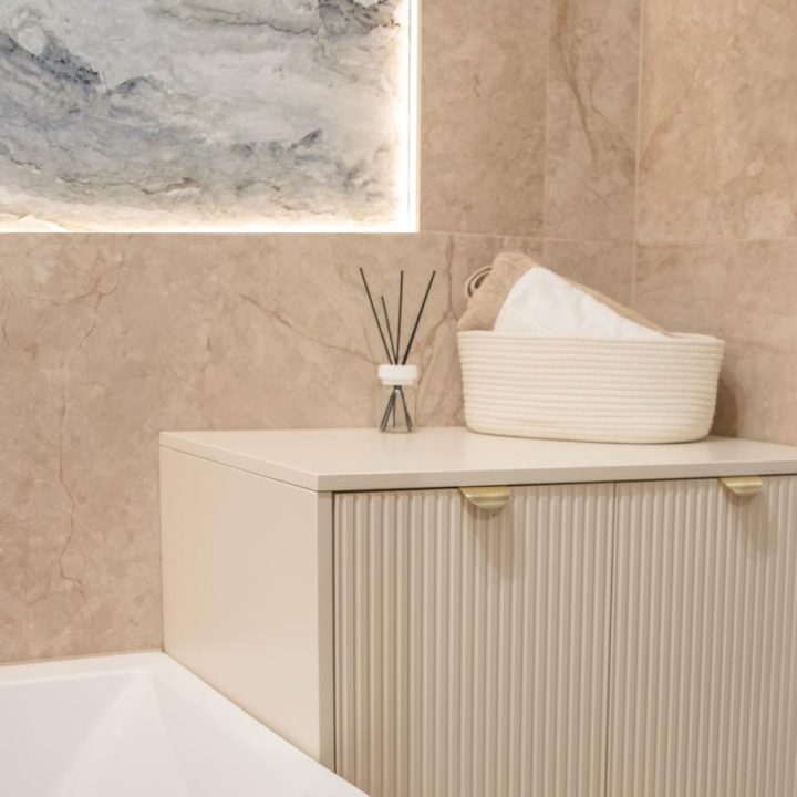 Meble na wymiar w domu w Kazimierzu – kuchnia, łazienki i zabudowa pod schodami | MiD Meble