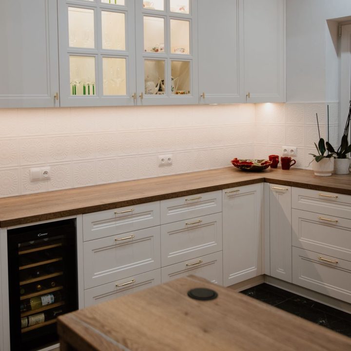 Meble na wymiar w domu w Kazimierzu – kuchnia, łazienki i zabudowa pod schodami | MiD Meble