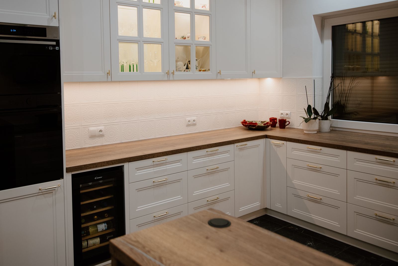 Meble na wymiar w domu w Kazimierzu – kuchnia, łazienki i zabudowa pod schodami | MiD Meble