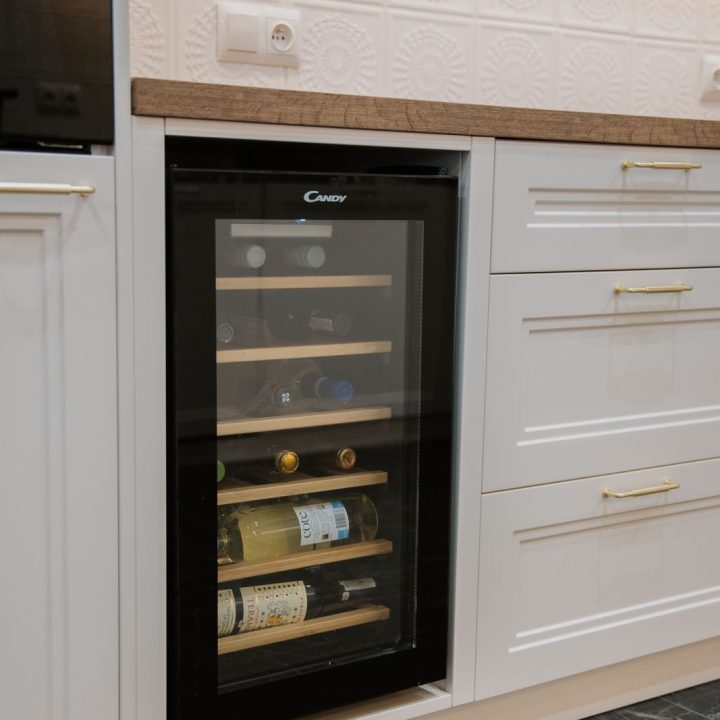 Meble na wymiar w domu w Kazimierzu – kuchnia, łazienki i zabudowa pod schodami | MiD Meble