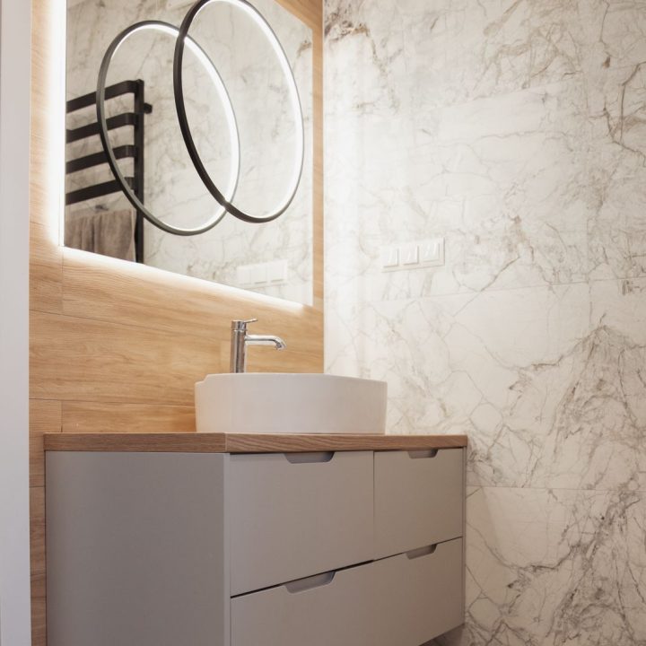 Meble na wymiar w domu w Kazimierzu – kuchnia, łazienki i zabudowa pod schodami | MiD Meble