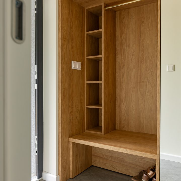 Meble na wymiar w Pruszkowie – kuchnia, zabudowy i toaletka w stylu Smart | MiD Meble