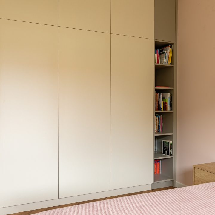 Meble na wymiar w Pruszkowie – kuchnia, zabudowy i toaletka w stylu Smart | MiD Meble