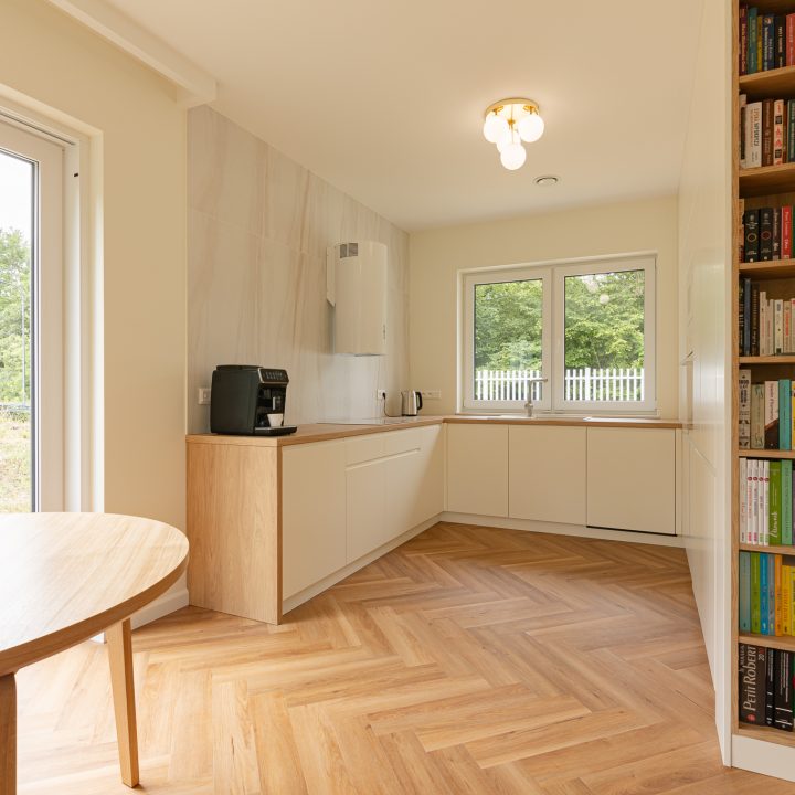 Meble na wymiar w Pruszkowie – kuchnia, zabudowy i toaletka w stylu Smart | MiD Meble