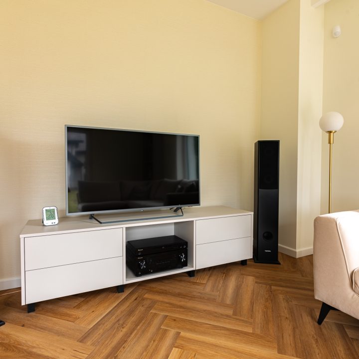 Meble na wymiar w Pruszkowie – kuchnia, zabudowy i toaletka w stylu Smart | MiD Meble