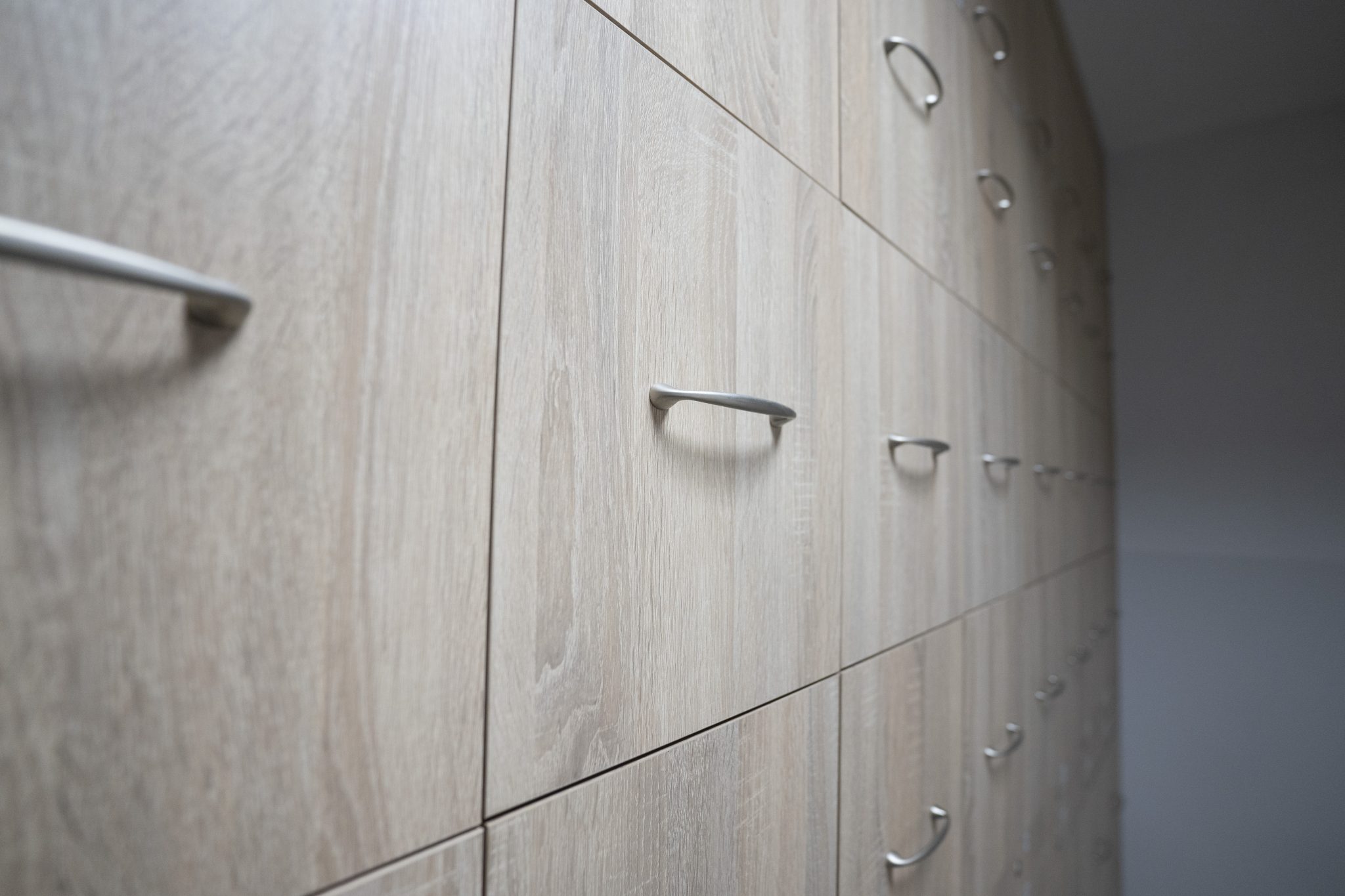 Zabudowa na wymiar do przychodni – funkcjonalne meble dla placówki medycznej w Mławie - MiD Meble