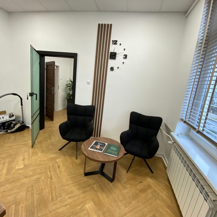 Meble na wymiar do biura – kompleksowa realizacja MiD Biznes