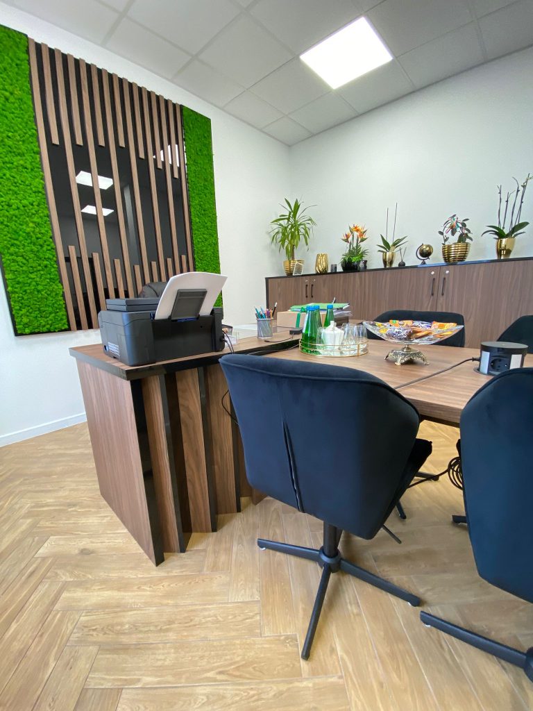 Meble na wymiar do biura – kompleksowa realizacja MiD Biznes