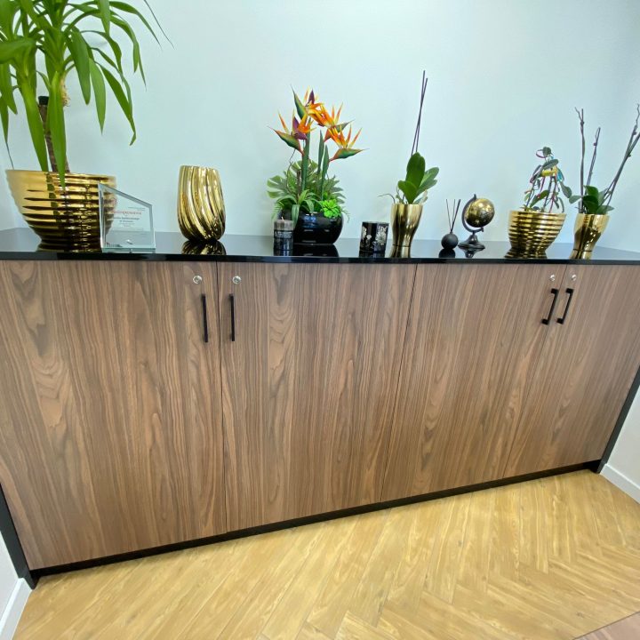 Meble na wymiar do biura – kompleksowa realizacja MiD Biznes