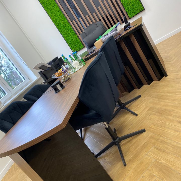 Meble na wymiar do biura – kompleksowa realizacja MiD Biznes