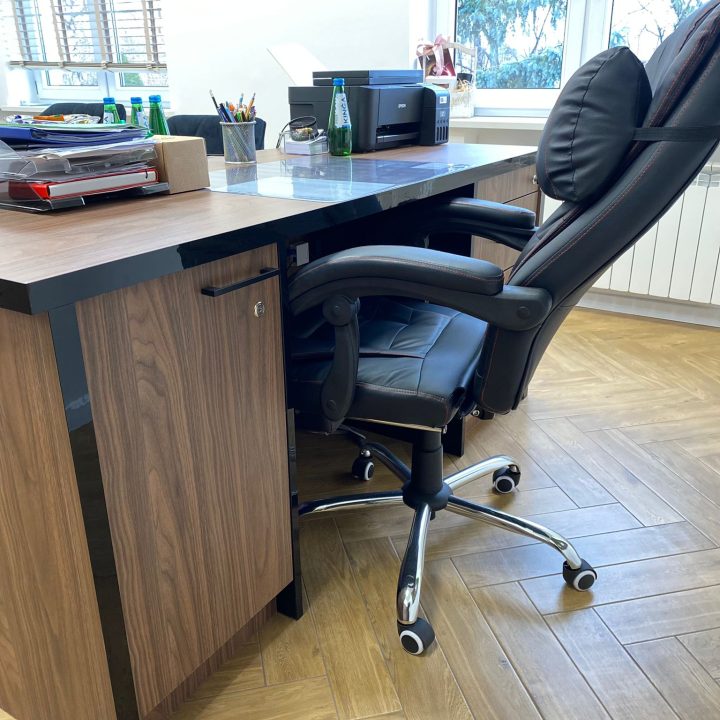 Meble na wymiar do biura – kompleksowa realizacja MiD Biznes