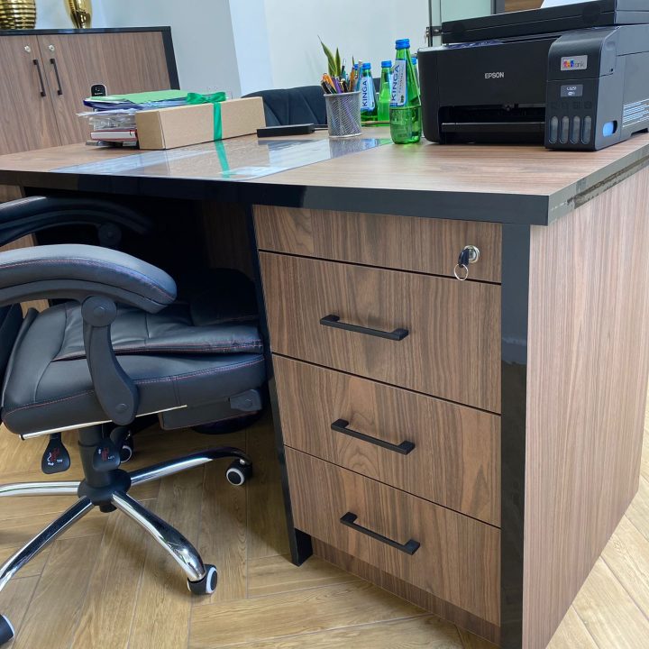 Meble na wymiar do biura – kompleksowa realizacja MiD Biznes