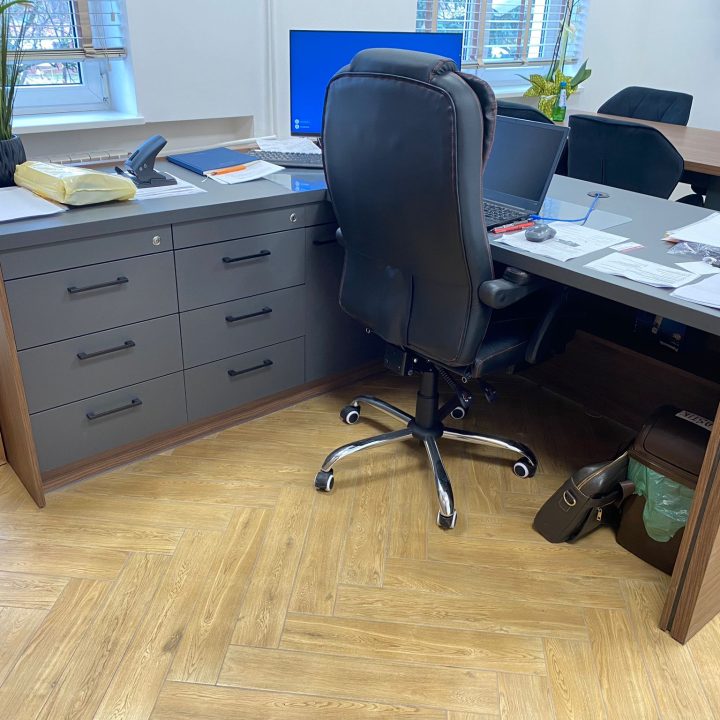 Meble na wymiar do biura – kompleksowa realizacja MiD Biznes