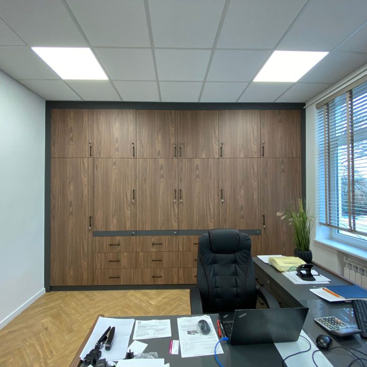 Meble na wymiar do biura – kompleksowa realizacja MiD Biznes