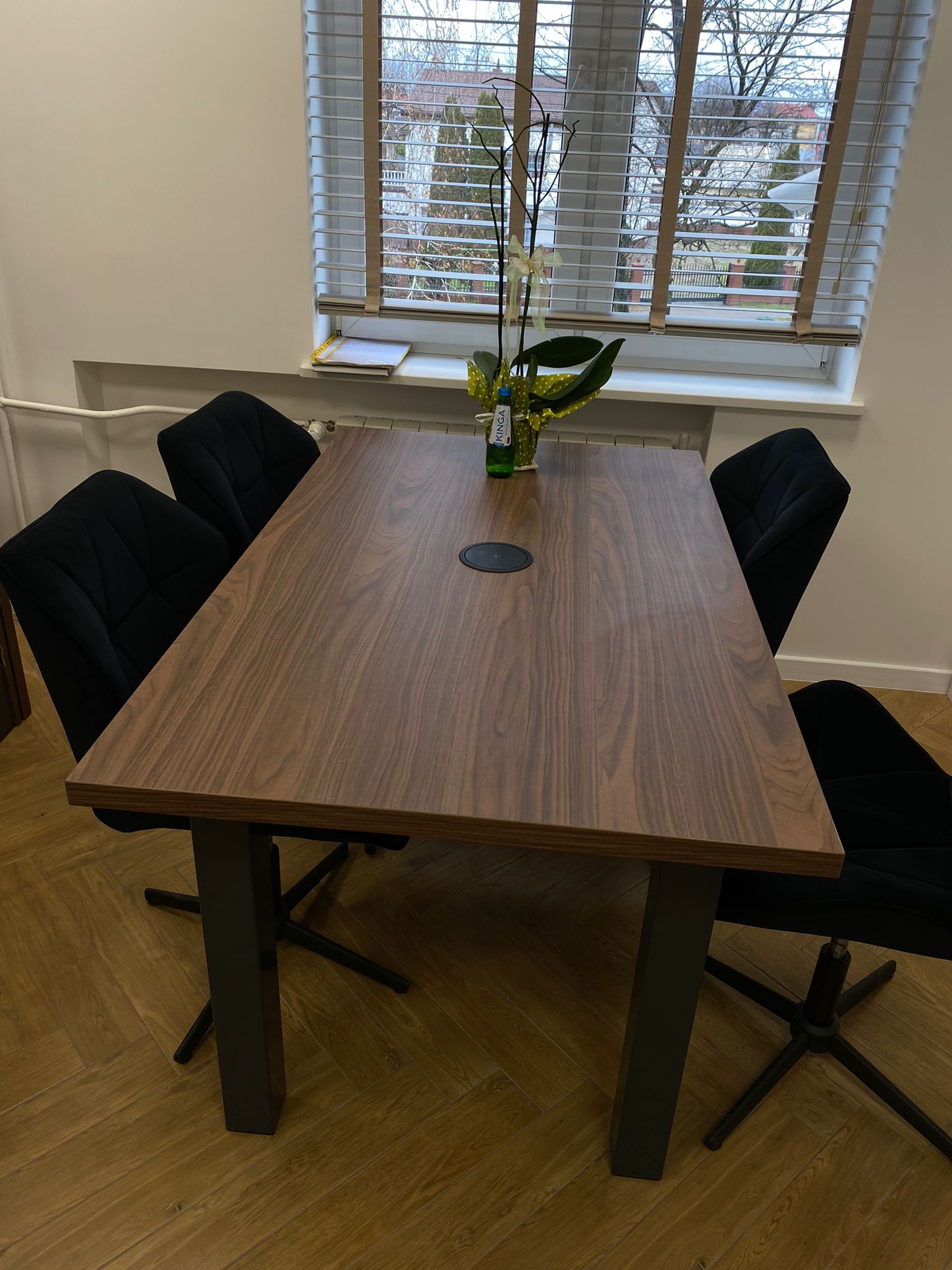 Meble na wymiar do biura – kompleksowa realizacja MiD Biznes