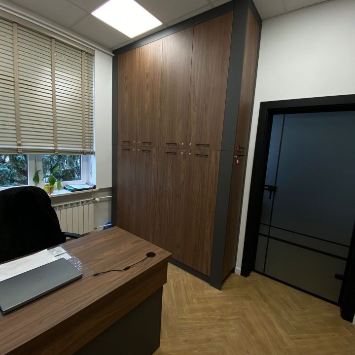 Meble na wymiar do biura – kompleksowa realizacja MiD Biznes