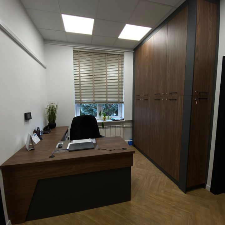 Meble na wymiar do biura – kompleksowa realizacja MiD Biznes