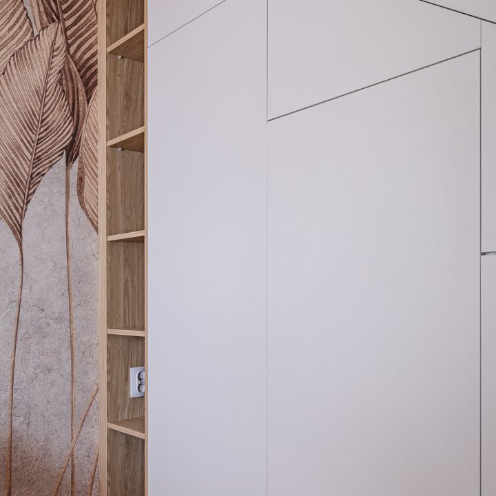 Meble na wymiar Milanówek – realizacja MiD Meble obejmująca szafę na wymiar pod skosem, zabudowę grzejnika z ażurową kratką, modułową komodę i zabudowę RTV na wymiar oraz meble do pokojów dziecięcych. MiD Smart meble na wymiar w domu w Milanówku