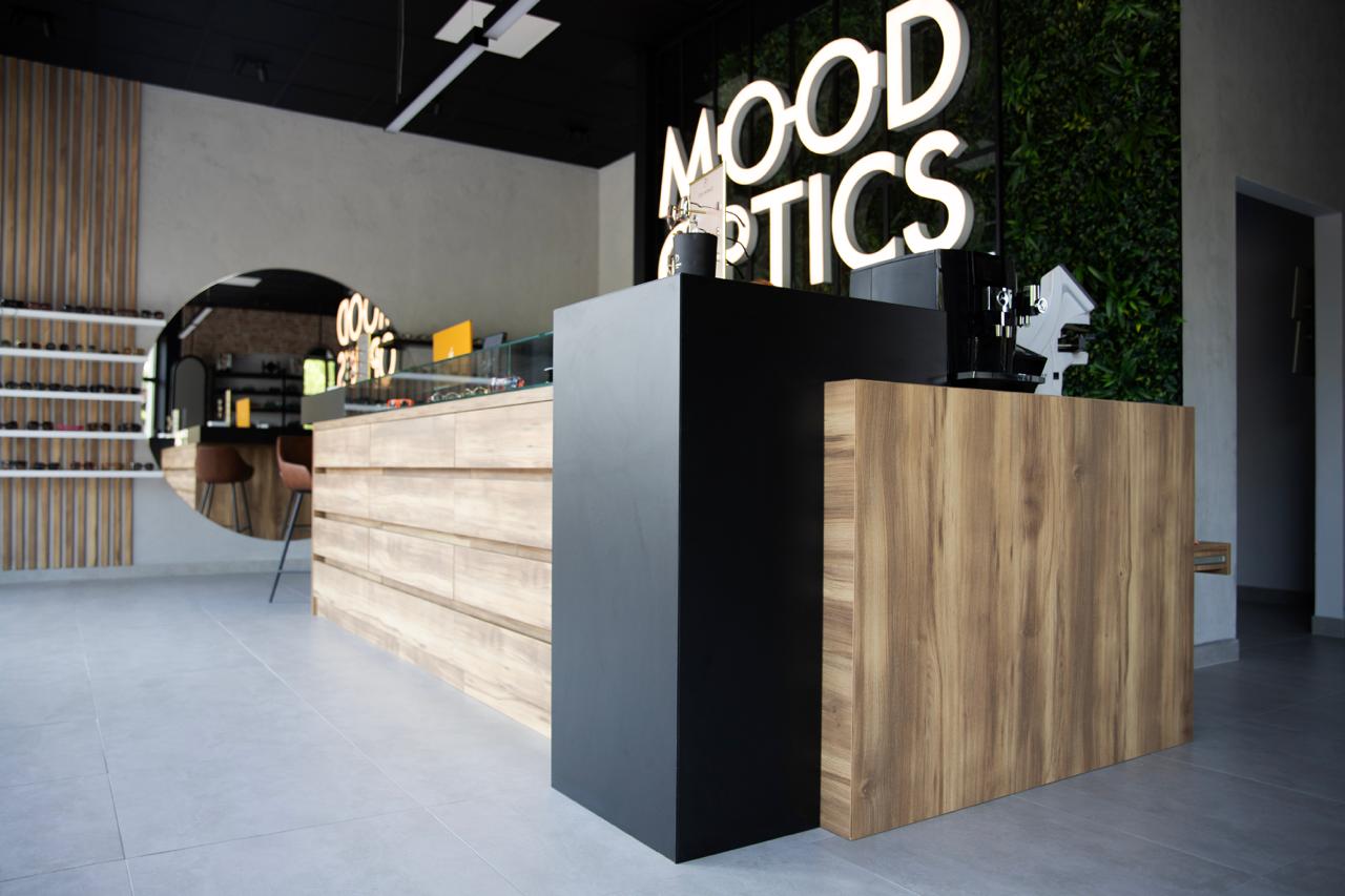 Meble na wymiar do salonu optycznego Mood Optics - meble do showroomu - meble na wymiar Warszawa - MiD Meble - pakiet MiD Business