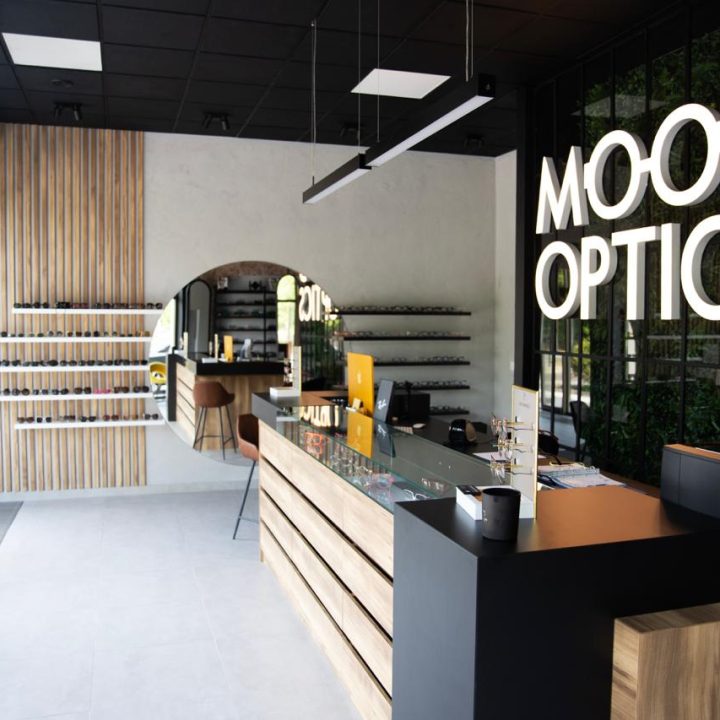Meble na wymiar do salonu optycznego Mood Optics - meble do showroomu - meble na wymiar Warszawa - MiD Meble - pakiet MiD Business