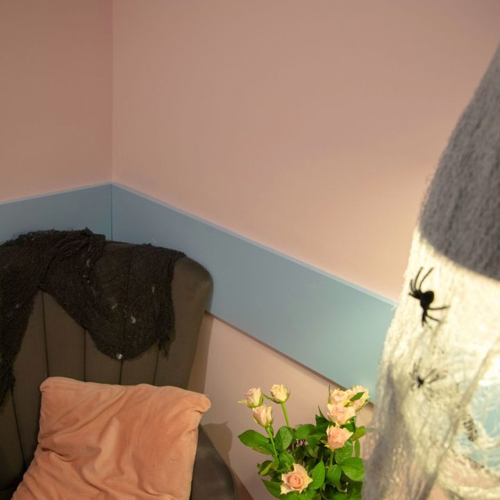 Realizacja MiD Business: meble na wymiar do herbaciarni „Pij Herbatę!”. Siedziska, lady i zabudowy w dwóch lokalach – indywidualne projekty, funkcjonalne i oryginalne.