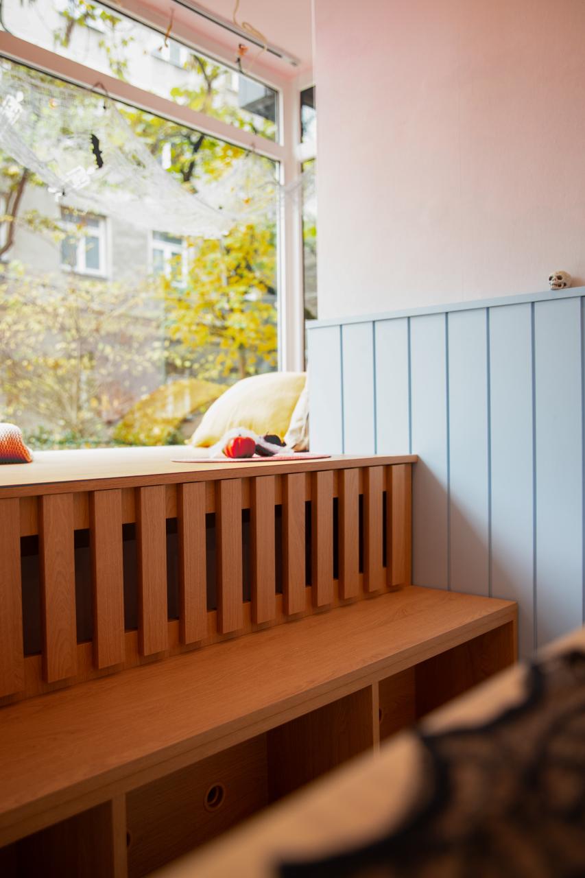 Realizacja MiD Business: meble na wymiar do herbaciarni „Pij Herbatę!”. Siedziska, lady i zabudowy w dwóch lokalach – indywidualne projekty, funkcjonalne i oryginalne.