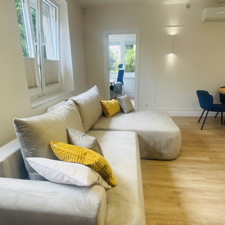 Kompleksowa realizacja MiD Prestige: meble na wymiar – kuchnia z wyspą, spiżarnia, garderoby, szafy, biurka i zabudowy łazienkowe. Estetyka premium i perfekcyjne wykonanie.