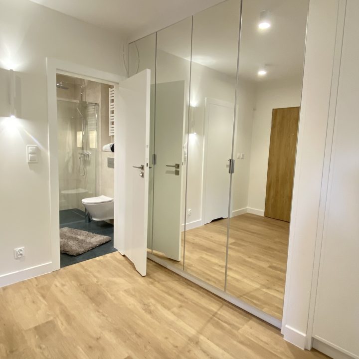 Kompleksowa realizacja MiD Prestige: meble na wymiar – kuchnia z wyspą, spiżarnia, garderoby, szafy, biurka i zabudowy łazienkowe. Estetyka premium i perfekcyjne wykonanie.