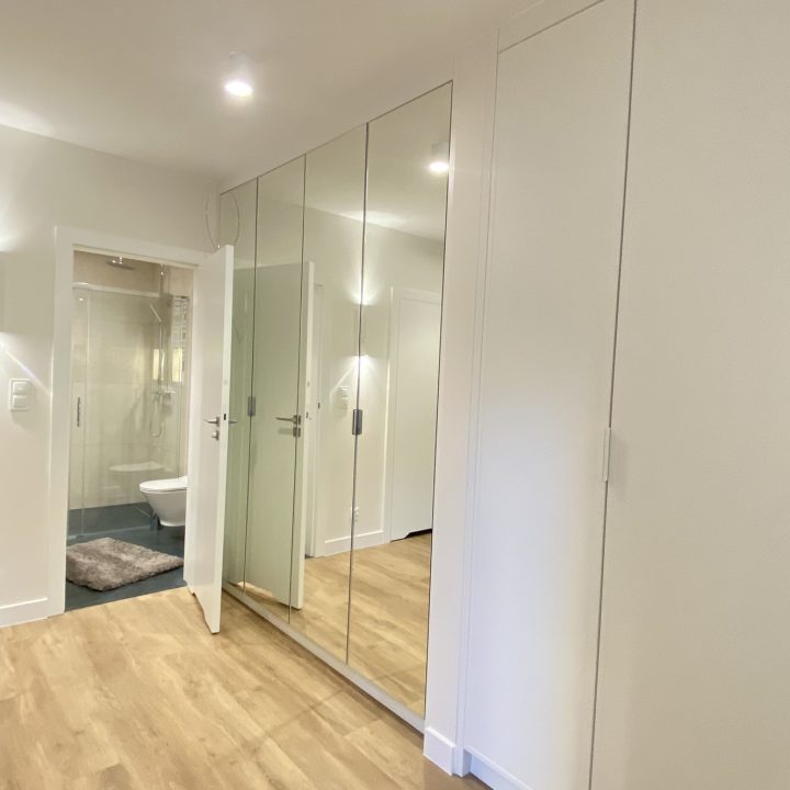 Kompleksowa realizacja MiD Prestige: meble na wymiar – kuchnia z wyspą, spiżarnia, garderoby, szafy, biurka i zabudowy łazienkowe. Estetyka premium i perfekcyjne wykonanie.