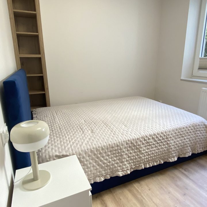 Kompleksowa realizacja MiD Prestige: meble na wymiar – kuchnia z wyspą, spiżarnia, garderoby, szafy, biurka i zabudowy łazienkowe. Estetyka premium i perfekcyjne wykonanie.