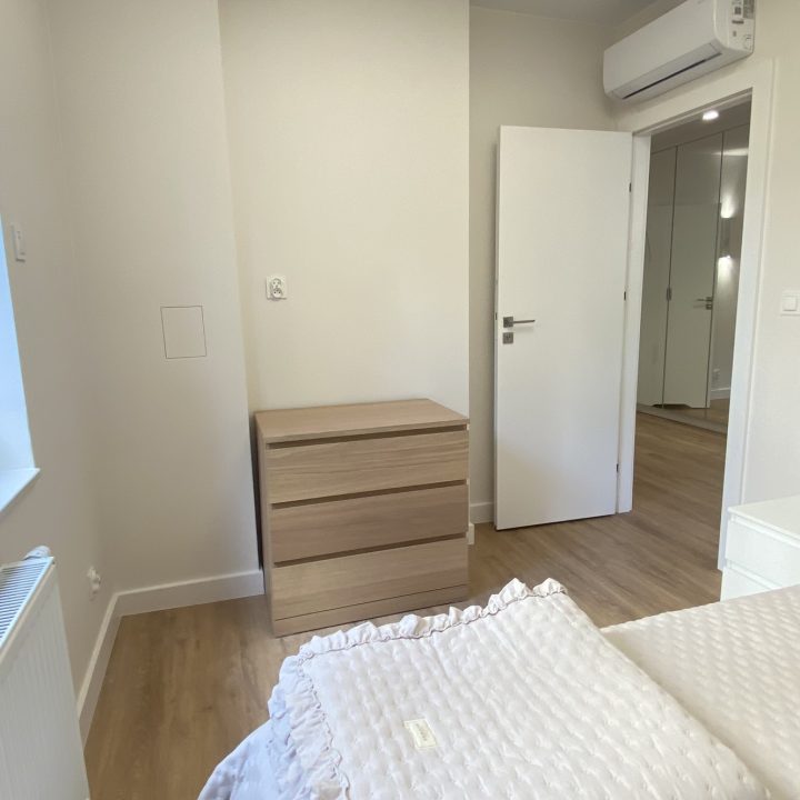 Kompleksowa realizacja MiD Prestige: meble na wymiar – kuchnia z wyspą, spiżarnia, garderoby, szafy, biurka i zabudowy łazienkowe. Estetyka premium i perfekcyjne wykonanie.