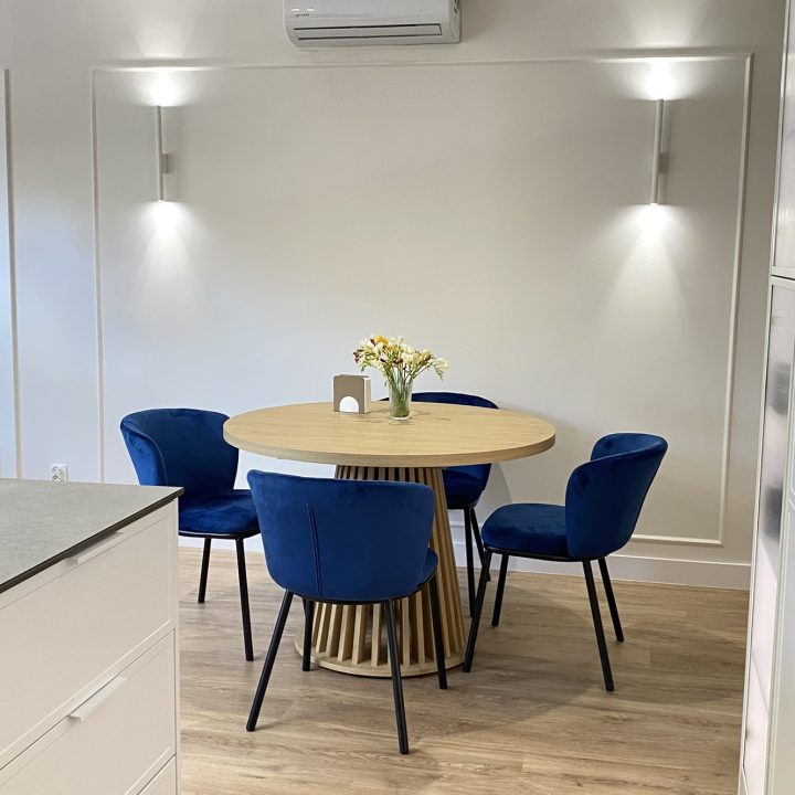 Kompleksowa realizacja MiD Prestige: meble na wymiar – kuchnia z wyspą, spiżarnia, garderoby, szafy, biurka i zabudowy łazienkowe. Estetyka premium i perfekcyjne wykonanie.