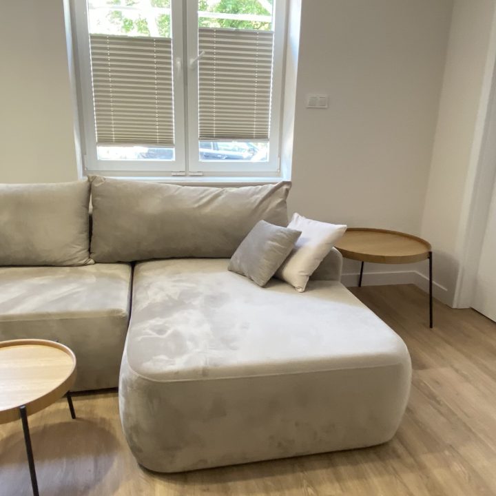 Kompleksowa realizacja MiD Prestige: meble na wymiar – kuchnia z wyspą, spiżarnia, garderoby, szafy, biurka i zabudowy łazienkowe. Estetyka premium i perfekcyjne wykonanie.