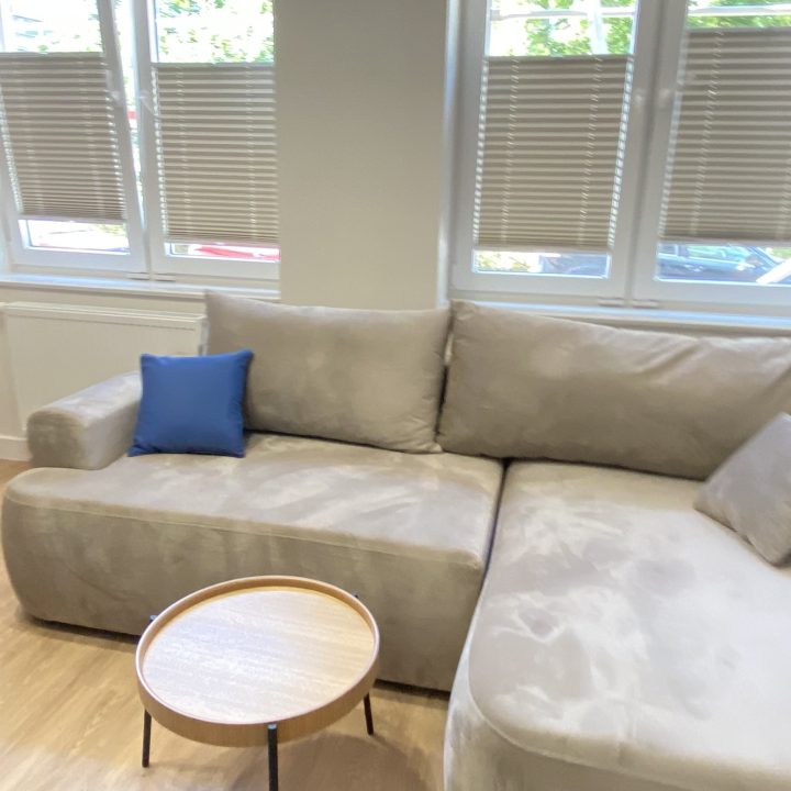 Kompleksowa realizacja MiD Prestige: meble na wymiar – kuchnia z wyspą, spiżarnia, garderoby, szafy, biurka i zabudowy łazienkowe. Estetyka premium i perfekcyjne wykonanie.