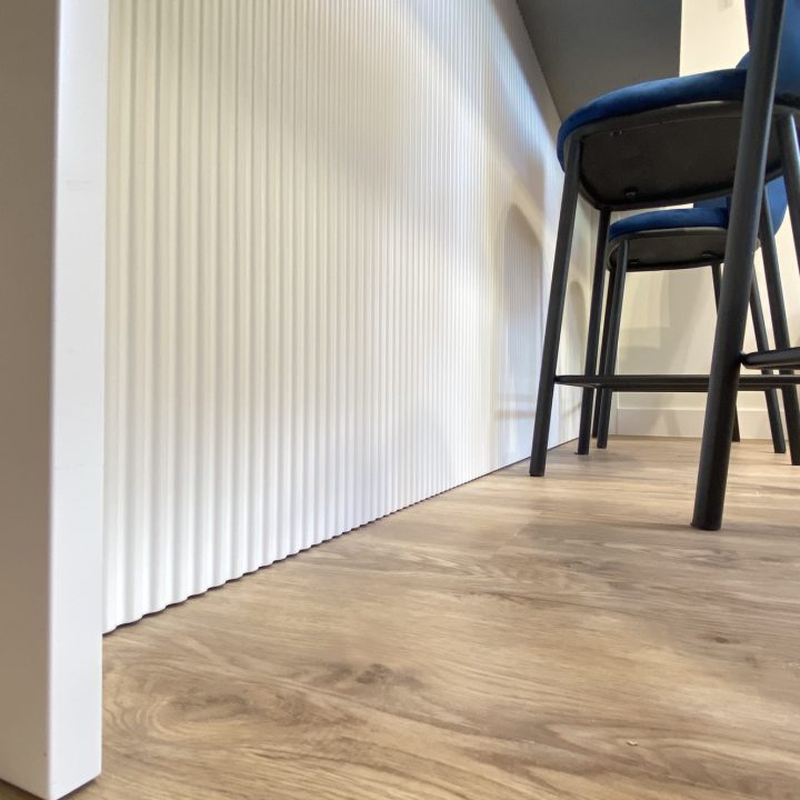 Kompleksowa realizacja MiD Prestige: meble na wymiar – kuchnia z wyspą, spiżarnia, garderoby, szafy, biurka i zabudowy łazienkowe. Estetyka premium i perfekcyjne wykonanie.