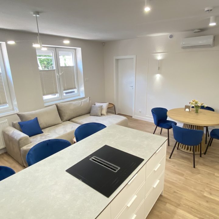 Kompleksowa realizacja MiD Prestige: meble na wymiar – kuchnia z wyspą, spiżarnia, garderoby, szafy, biurka i zabudowy łazienkowe. Estetyka premium i perfekcyjne wykonanie.