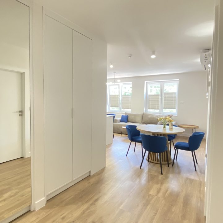 Kompleksowa realizacja MiD Prestige: meble na wymiar – kuchnia z wyspą, spiżarnia, garderoby, szafy, biurka i zabudowy łazienkowe. Estetyka premium i perfekcyjne wykonanie.