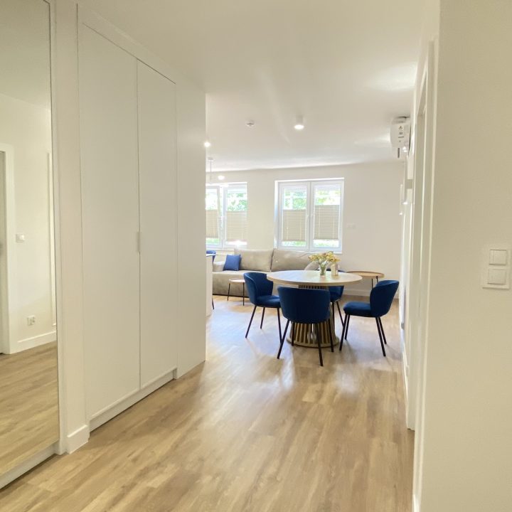 Kompleksowa realizacja MiD Prestige: meble na wymiar – kuchnia z wyspą, spiżarnia, garderoby, szafy, biurka i zabudowy łazienkowe. Estetyka premium i perfekcyjne wykonanie.