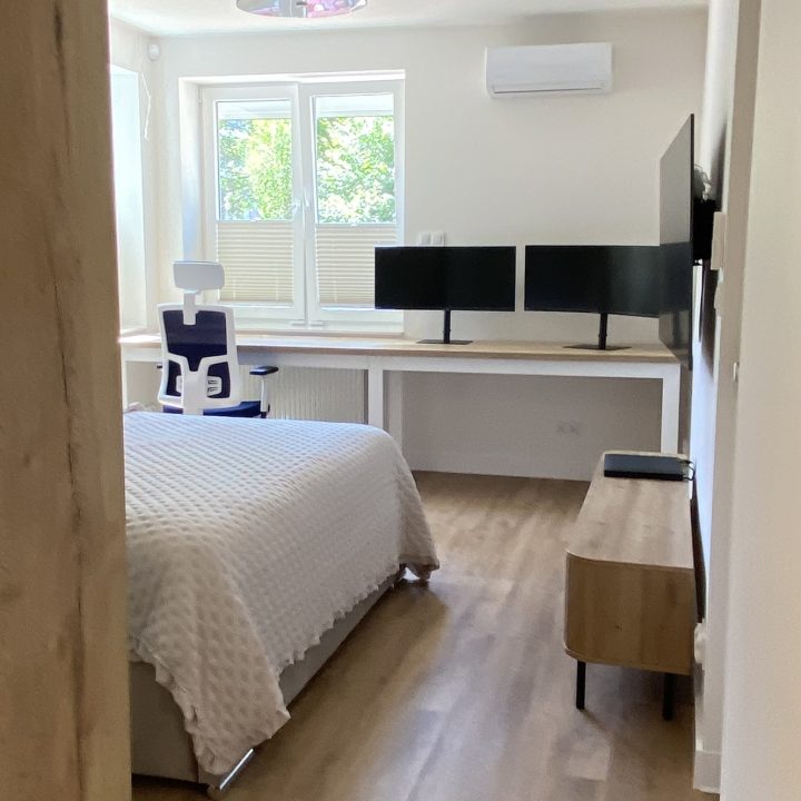 Kompleksowa realizacja MiD Prestige: meble na wymiar – kuchnia z wyspą, spiżarnia, garderoby, szafy, biurka i zabudowy łazienkowe. Estetyka premium i perfekcyjne wykonanie.