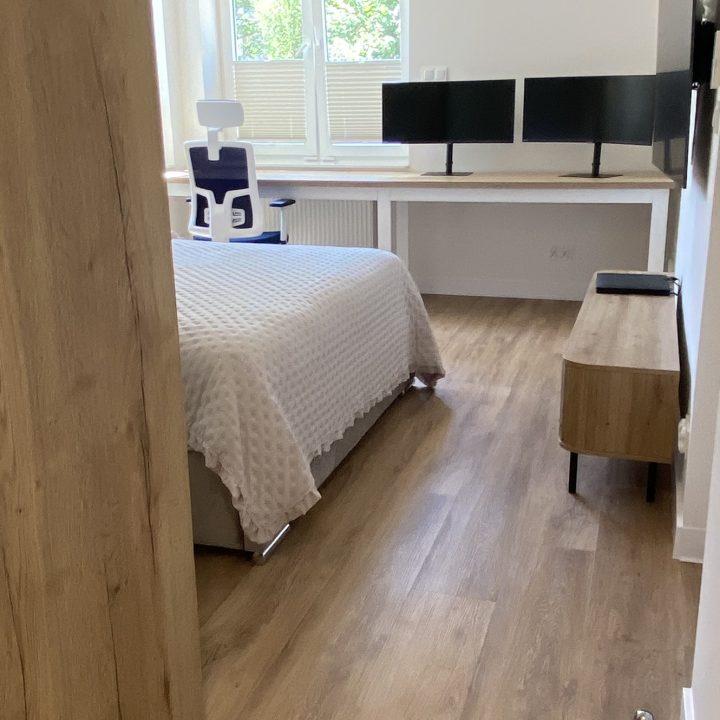 Kompleksowa realizacja MiD Prestige: meble na wymiar – kuchnia z wyspą, spiżarnia, garderoby, szafy, biurka i zabudowy łazienkowe. Estetyka premium i perfekcyjne wykonanie.