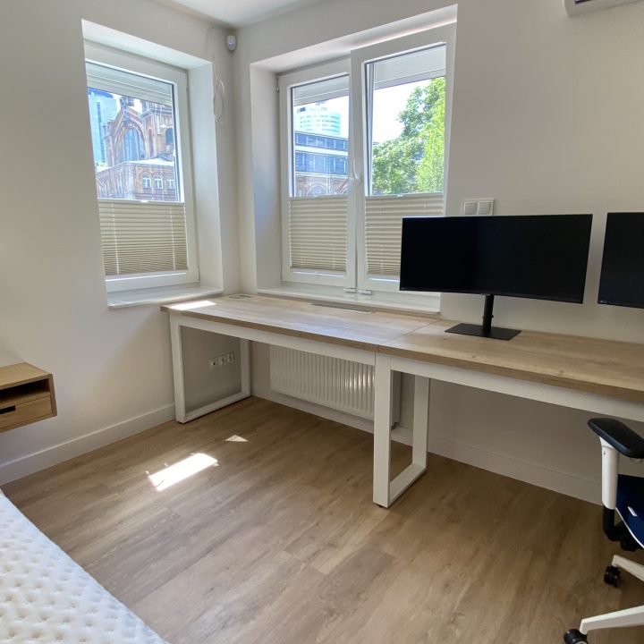 Kompleksowa realizacja MiD Prestige: meble na wymiar – kuchnia z wyspą, spiżarnia, garderoby, szafy, biurka i zabudowy łazienkowe. Estetyka premium i perfekcyjne wykonanie.