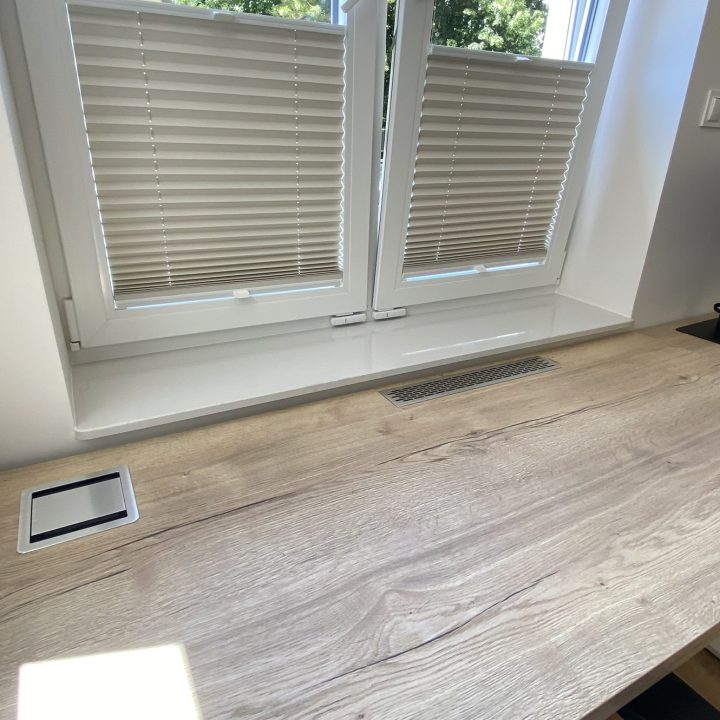 Kompleksowa realizacja MiD Prestige: meble na wymiar – kuchnia z wyspą, spiżarnia, garderoby, szafy, biurka i zabudowy łazienkowe. Estetyka premium i perfekcyjne wykonanie.