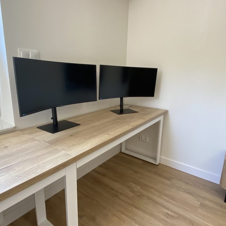 Kompleksowa realizacja MiD Prestige: meble na wymiar – kuchnia z wyspą, spiżarnia, garderoby, szafy, biurka i zabudowy łazienkowe. Estetyka premium i perfekcyjne wykonanie.